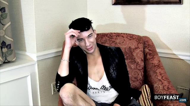 Smooth &amp;amp; Fit Jake Pumps Out A Huge Load - Jake Diamante