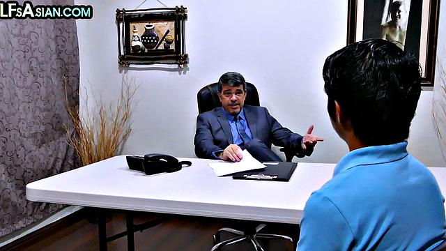 Nippon amateur twink barebacked by DILF in office