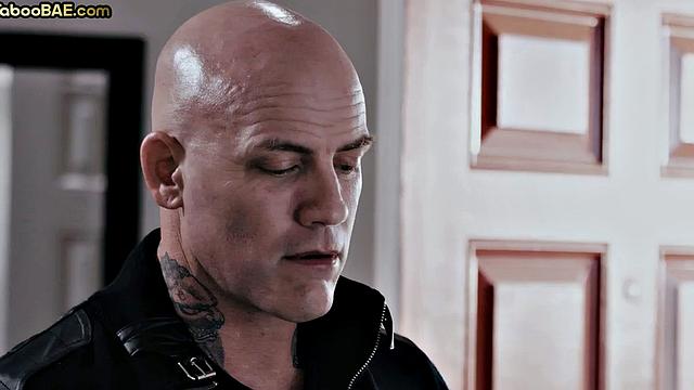 Hairy babe rammed on couch by her BF after pussyeating