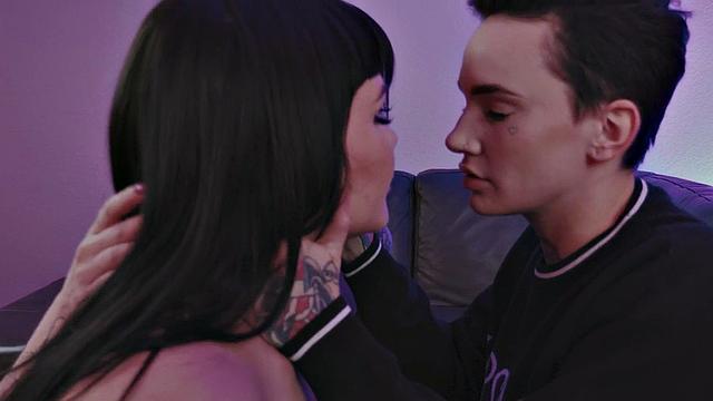 Tattooed 21yo dyke licked by curvy GF with big ass and boobs