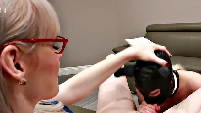 Transdom mistress throatfucks bae