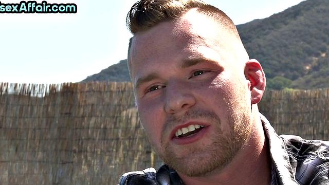 Bigtited bisex MILF sucks cock and gets pussylicked in 3some