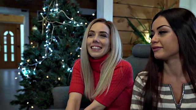 Pussylicked perkytits teens banged in 3some by BWC dude