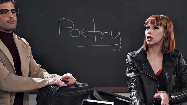 Bisexuals love fucking in 3way in doggystyle