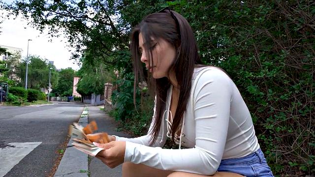 Picked up stunning babe gets her tight pussy rammed outdoors