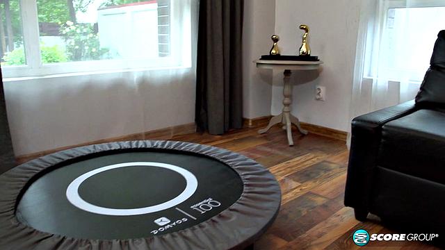 A short 'n' stacked neighbor