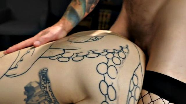 Mesmerized crossdresser fucks office with tattoos
