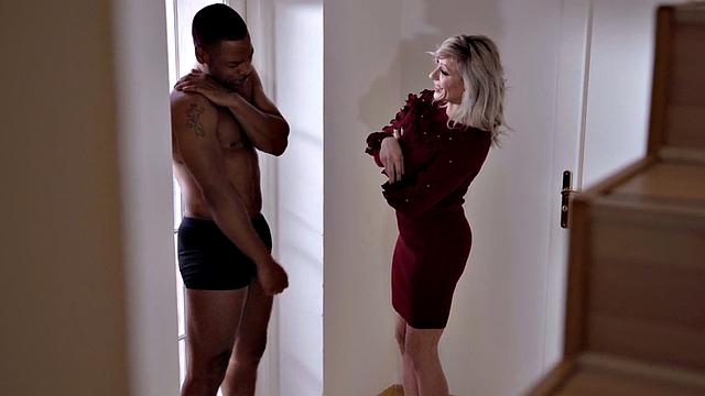 Raunchy IR MILF drilled in 3some with Ebony babe