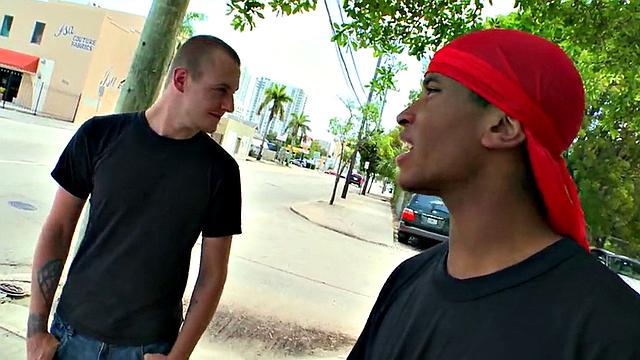 Amateur thug picked up and banged in public place