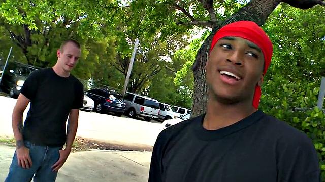 Amateur thug picked up and banged in public place