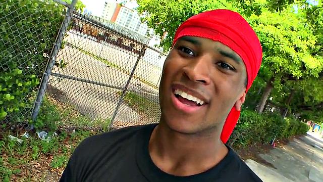 Amateur thug picked up and banged in public place