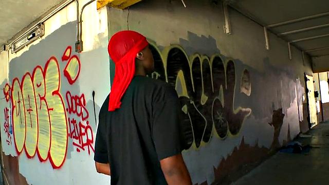 Amateur thug picked up and banged in public place