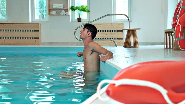 Mature swimming coach gets her pussy rammed by student