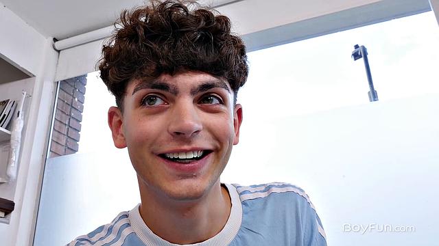 Zayne Bright Fucks Justin Host