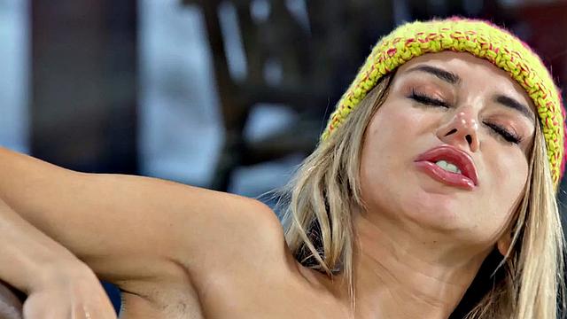 Bootylicious babe gets analfucked by BBC