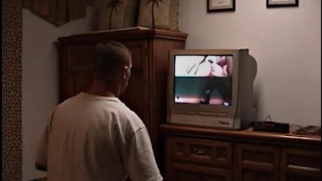 Прямой мужик Маршалл срывается на страстный минет