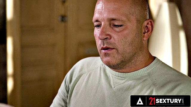 21 SEXTURY - Sexy Tiffany Doll Gives Footjob & Anal to Thomas Stone