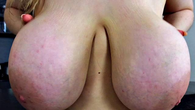 Cheryl Blossom: Busty Bartender