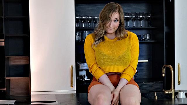 Cheryl Blossom: Busty Bartender