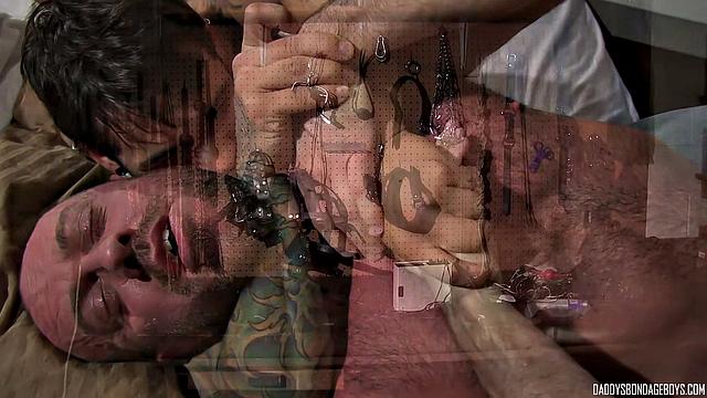 Мускулистого копа доминируют и шокируют - Дрейвен Торрес и Мэтт Стивенс