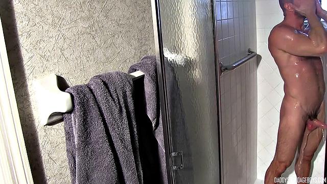 Мускулистого копа доминируют и шокируют - Дрейвен Торрес и Мэтт Стивенс