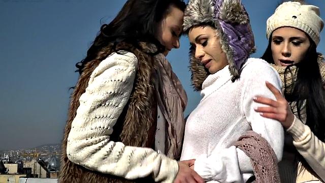 Petite anal perverted dykes make pussies wet in threesome