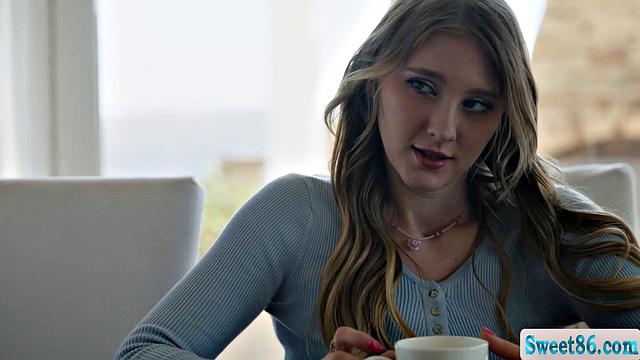 Sitting on my MILF friend's face while fingering