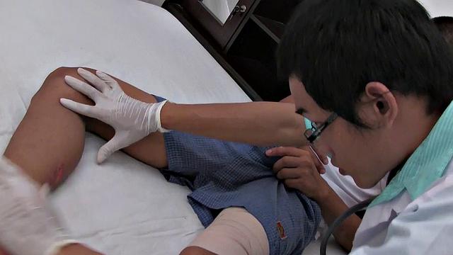 Petite Asian fucks ass of doctor in home medical visit