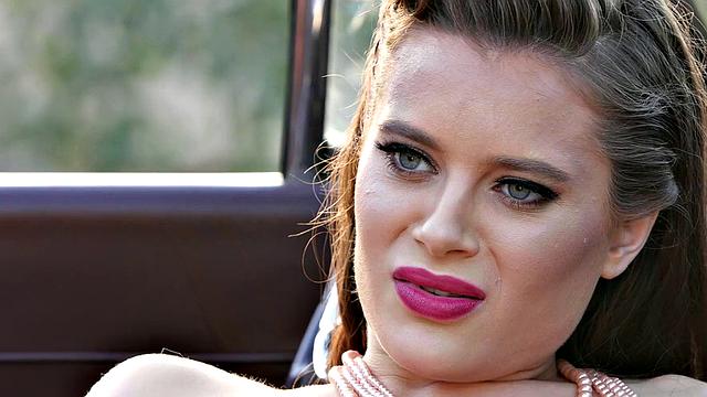 Watch The Rhoades get off in the great outdoors with lingerie, stockings, and a trimmed pussy