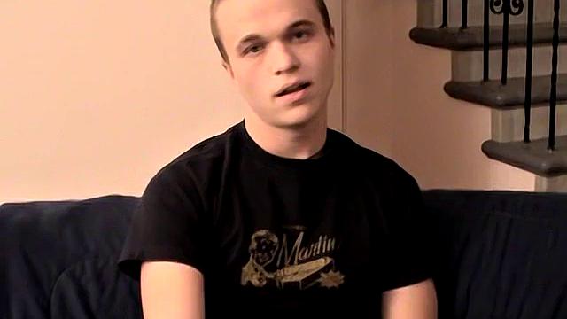 Невинная первая дрочка - Холден
