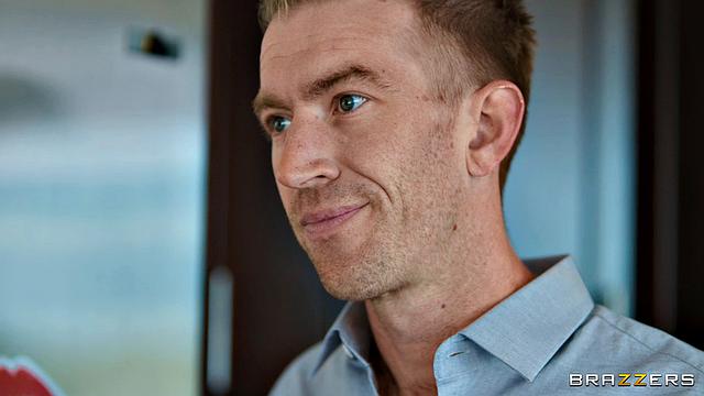 поймала на измене, переоделась в любовницу и устроила жесткий анал