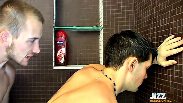 Два члена, один рот, одна киска - два члена, один рот, одна киска