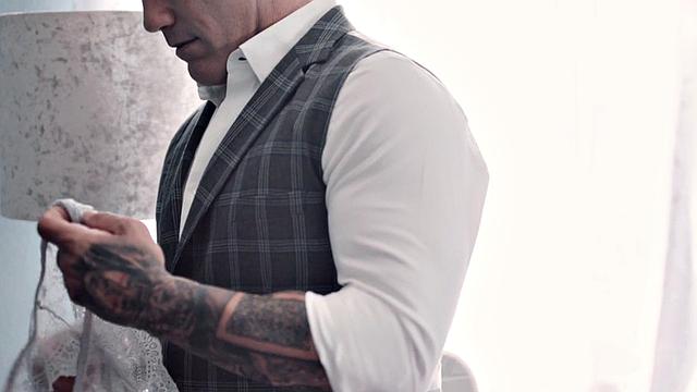 падчерица 21 года кайфует от большого члена в мокрой киске