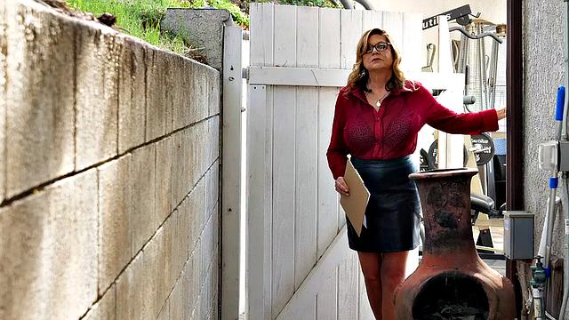 Brenda gets DP'd in her second scene!