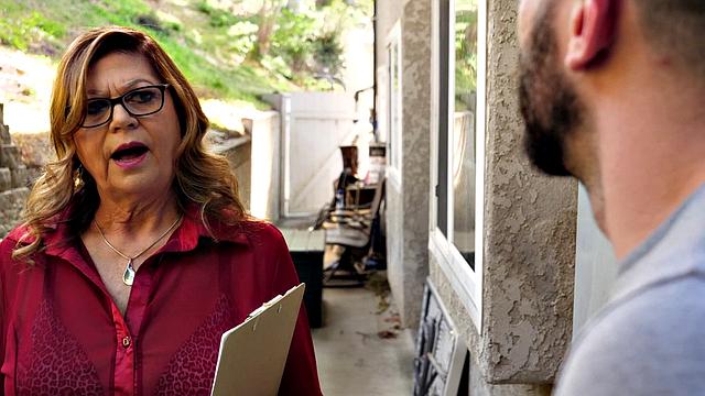 Brenda gets DP'd in her second scene!