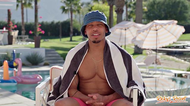 Рикки Джонсон на природе: пока одни делают шашлык, другие устраивают групповуху с подколом судьбы.