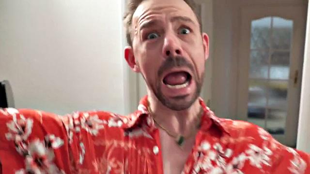 Curvy hostel babes nailed in 3some after deepthroat