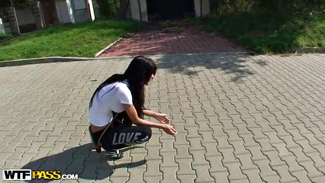 See my gf give outdoor blowjob