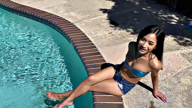 Avery Has Slobbery Skills