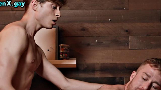 Manly jock barebacked by twink after doctor's seance