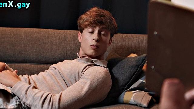 Manly jock barebacked by twink after doctor's seance