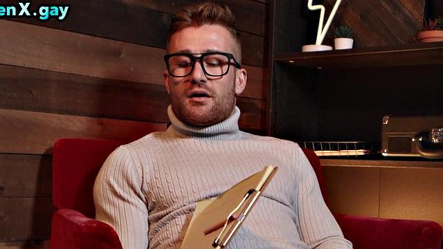 Manly jock barebacked by twink after doctor's seance