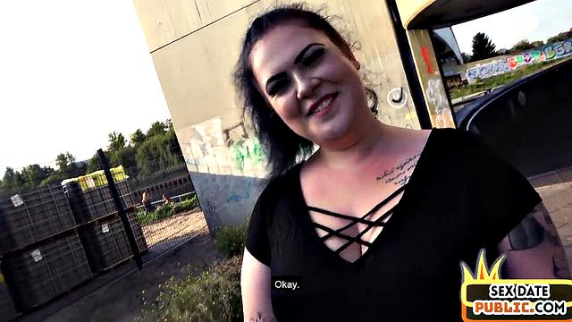 BBW lady with tattoos fucked outdoor by sex date