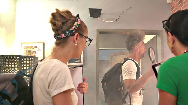 маленькие сиськи, большая жажда: в хостеле лижут жопы и глотают по-жёсткому