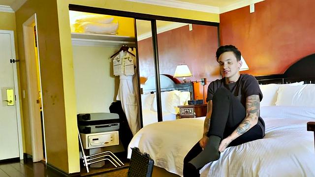 Softcore TS 21yo with babe in BTS scene