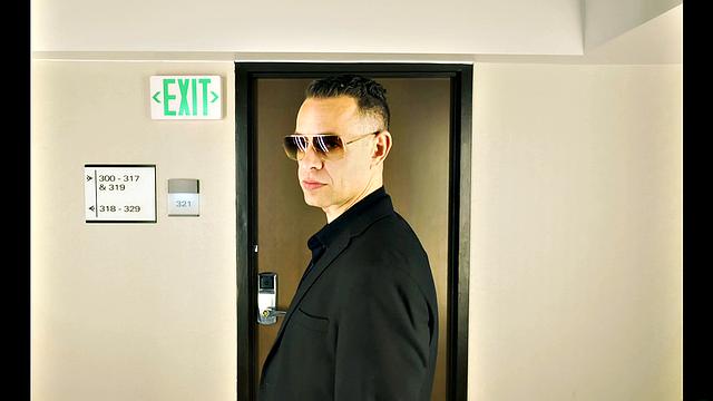 Vol. 8 - Midnight Menage