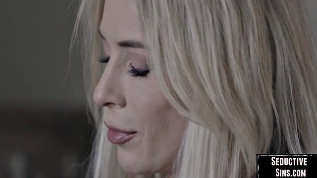 cute 21yo blonde get pussyfucked