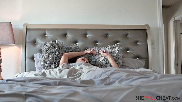 Anna & Alexis get caught around