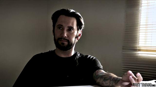 Пограничники жёстко проверяют внутренности Адрианы