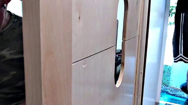 Военный парень Gkoryhole отсасывает